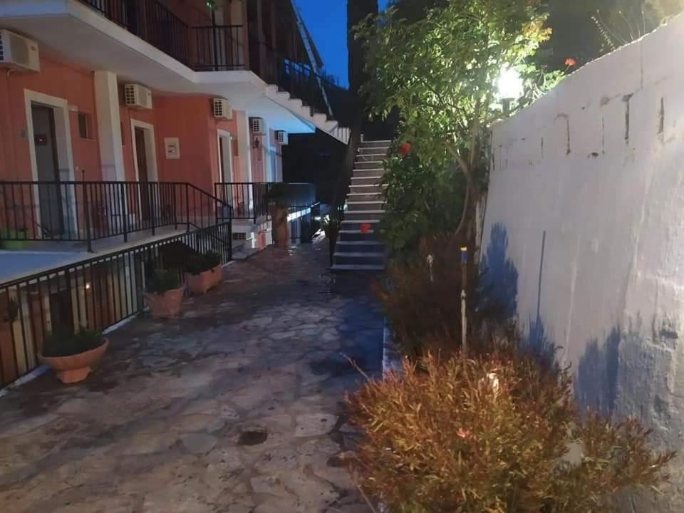 Aronis Apartments Benitses  Dış mekan fotoğraf